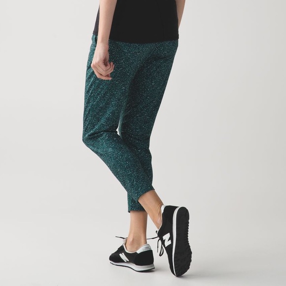 Lululemon Jet Crop (Slim) Luxtreme Forage Teal Sz 10 - Picture 2 of 11
